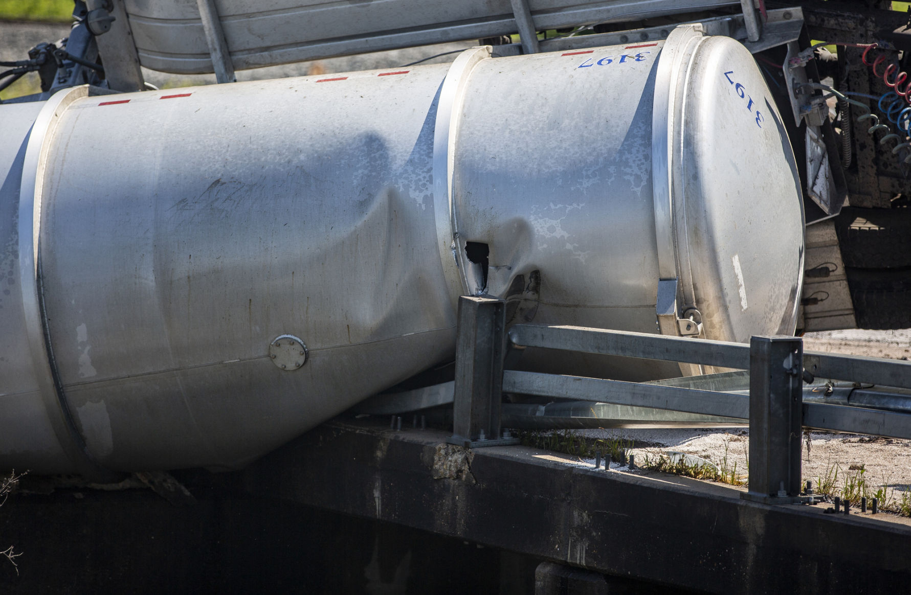 Fuel spill delays northbound traffic on U.S. 59 near Jackson-Victoria county line